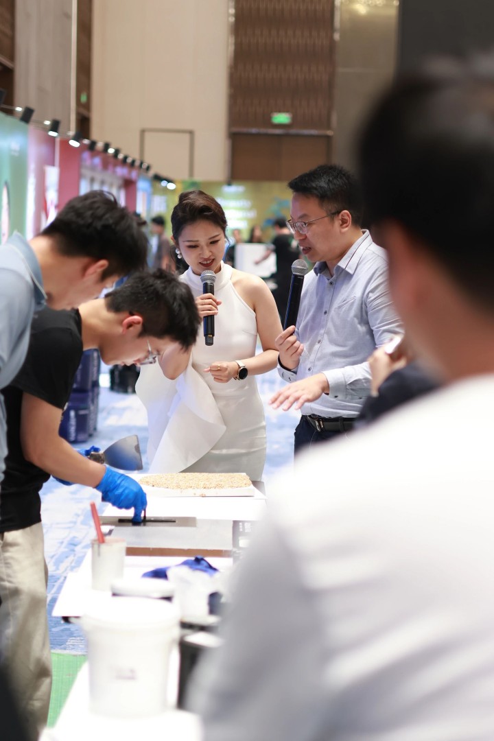一場(chǎng)發(fā)布會(huì)，一場(chǎng)千人狂歡嘉年華 | 2025萬(wàn)磊廣佛千人行完滿成功