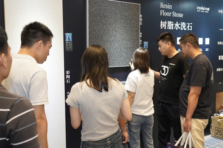一場(chǎng)發(fā)布會(huì)，一場(chǎng)千人狂歡嘉年華 | 2025萬(wàn)磊廣佛千人行完滿成功