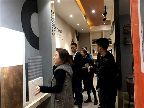 攜手共贏，共話未來，巴德士集團蒞臨萬磊參觀指導